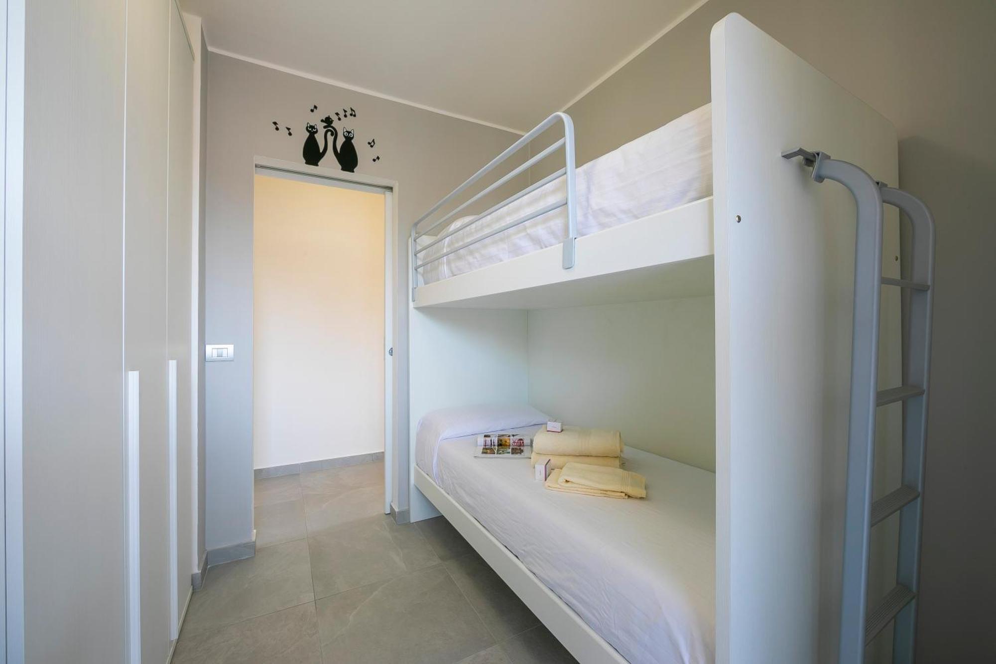 Casa Del Faro - Happy Rentals Пескиера дел Гарда Екстериор снимка