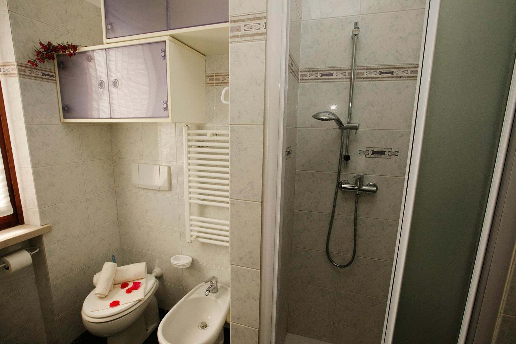 Casa Del Faro - Happy Rentals Пескиера дел Гарда Екстериор снимка